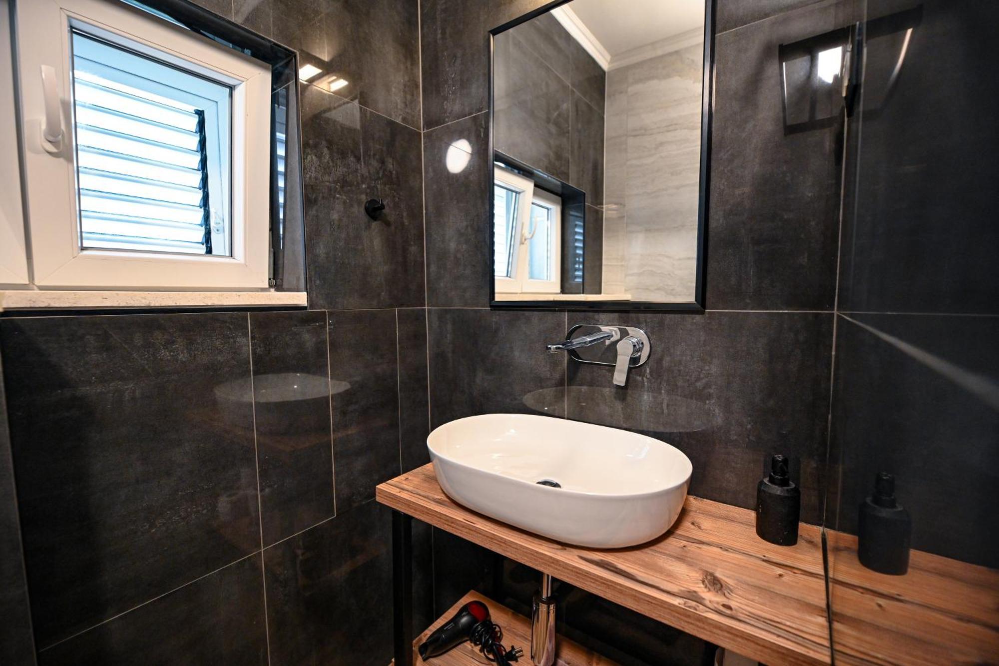 Solemar Luxury Rooms Free Parking Zara Esterno foto